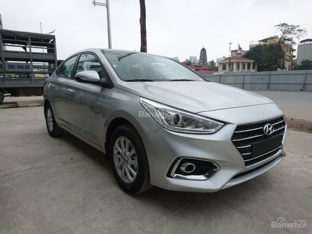 Bán Hyundai Accent 2018 màu bạc bản đủ, hỗ trợ vay trả góp đến 90%, lh: 090 467 5566