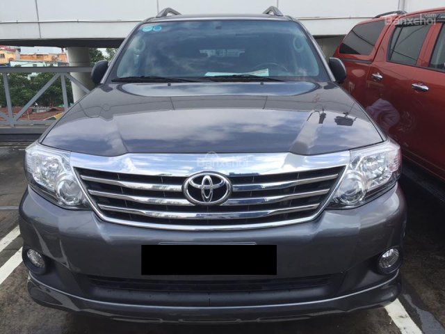 Bán Toyota Fortuner tự động 2013 xám chì, xe zin đẹp từ đầu đến chân