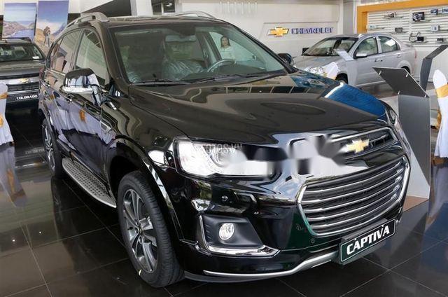 Bán ô tô Chevrolet Captiva 2.4L LTZ năm 2018, màu đen