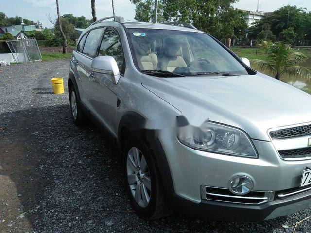 Bán Chevrolet Captiva MAXX sản xuất 2010, màu bạc, giá 380tr