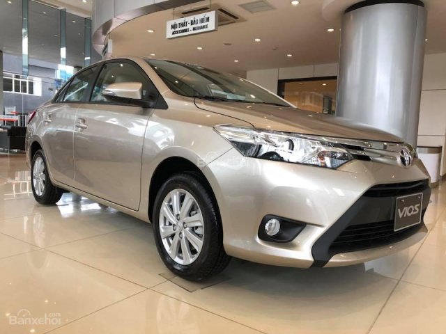 Bán Toyota Vios 2018, màu vàng cát, 513tr (chưa bao gồm khuyến mại) hỗ trợ tối đa lãi suất cho vay, LH em Yến 0975.985.293