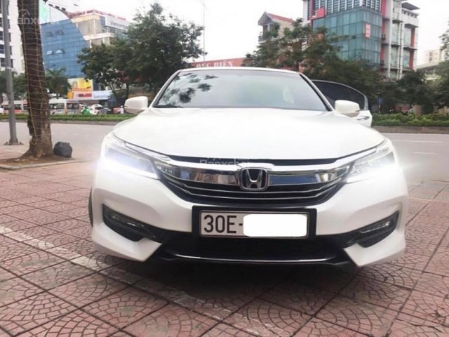 Cần bán Honda Accord 2.4 AT sản xuất 2017, màu trắng, nhập khẩu