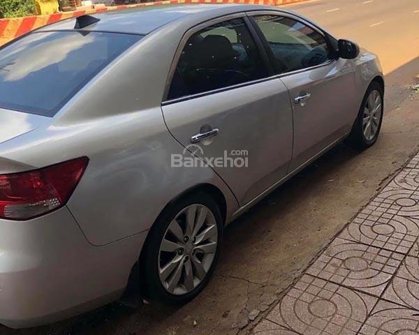 Cần bán xe Kia Forte SX 1.6 MT 2012, màu bạc số sàn, 400tr