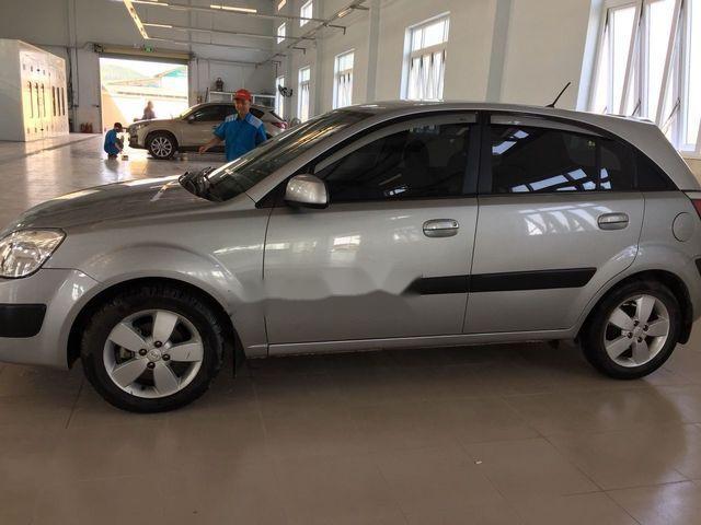 Cần bán gấp Kia Rio sản xuất năm 2008, màu bạc còn mới, giá tốt