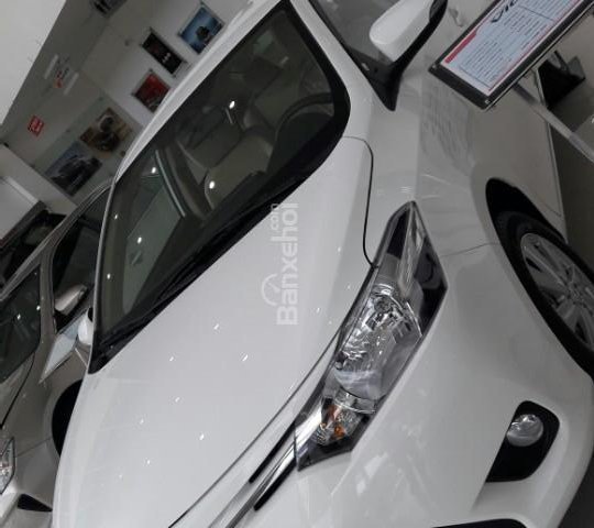 Cần bán xe Toyota Vios đời 2018, màu bạc