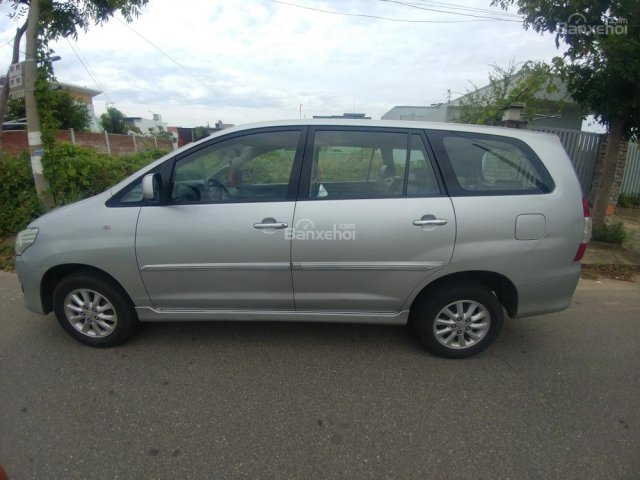 Bán xe Toyota Innova E năm sản xuất 2013, số sàn, màu bạc, giá 510 triệu