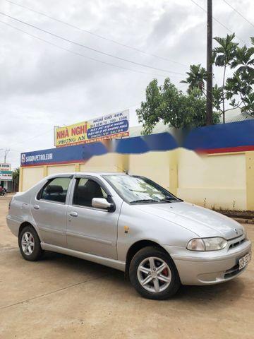 Cần bán xe Fiat Siena đời 2003, màu bạc chính chủ, giá chỉ 100 triệu