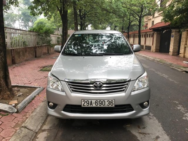 Bán Toyota Innova 2.0G - AT sản xuất 2013 màu bạc, biển Hà Nội tư nhân chính chủ