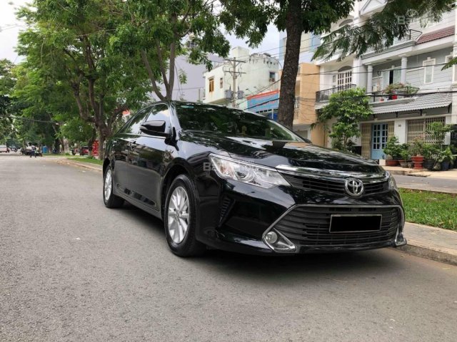 Cần bán xe Toyota Camry 2.0E 2016 màu đen