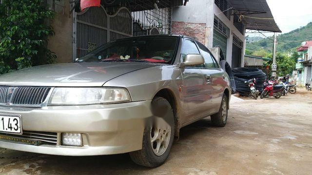 Cần bán xe Mitsubishi Lancer sản xuất 2003, giá tốt