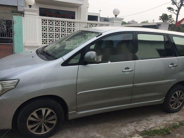 Cần bán Toyota Innova sản xuất 2015, màu bạc, giá chỉ 545 triệu