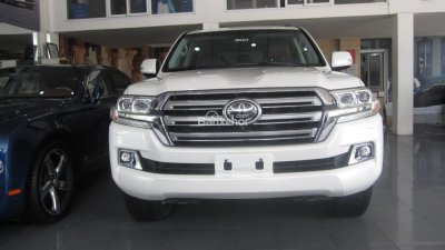 Bán Toyota Land Cruiser VX 5.7 V8 sản xuất 2017, màu trắng, xe nhập