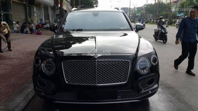 Bán xe Bentley Bentayga đời 2016, màu đen, nhập khẩu nguyên chiếc0