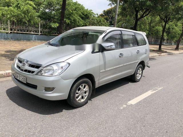 Cần bán lại xe Toyota Innova 2.0MT năm sản xuất 2007, màu bạc giá cạnh tranh