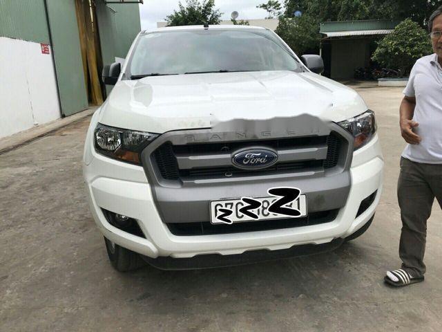 Bán Ford Ranger XLS MT đời 2017, màu trắng, giá tốt0