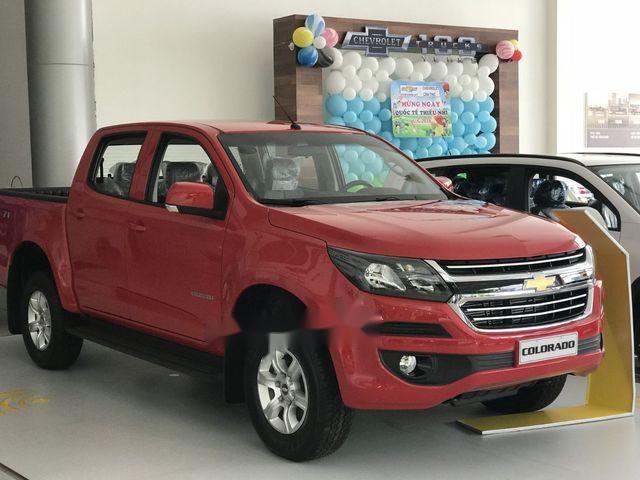 Bán ô tô Chevrolet Colorado 2.5 đời 2018, màu đỏ, giá 624tr