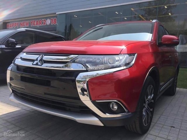 Bán ô tô Mitsubishi Outlander 2.0 CVT đời 2018, màu đỏ, 813 triệu