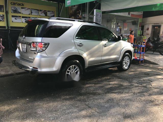 Cần bán gấp Toyota Fortuner năm 2014, màu bạc, giá tốt