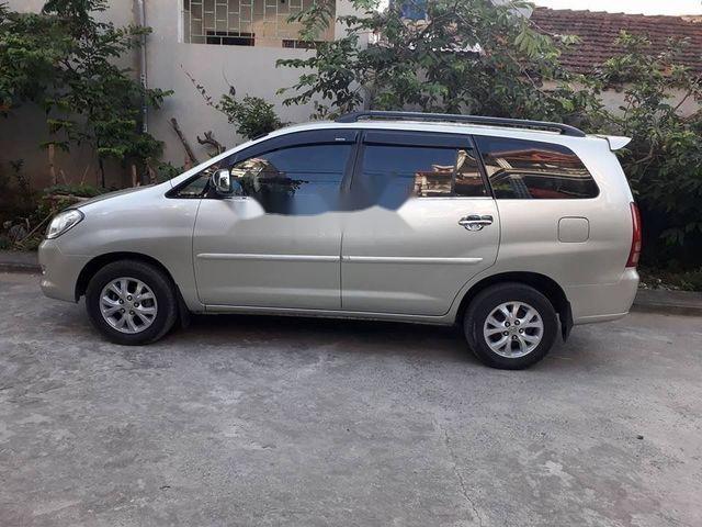 Cần bán xe Toyota Innova năm 2008, màu bạc