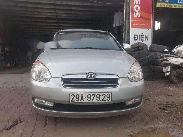 Cần bán Hyundai Verna 2008, màu bạc, 260tr