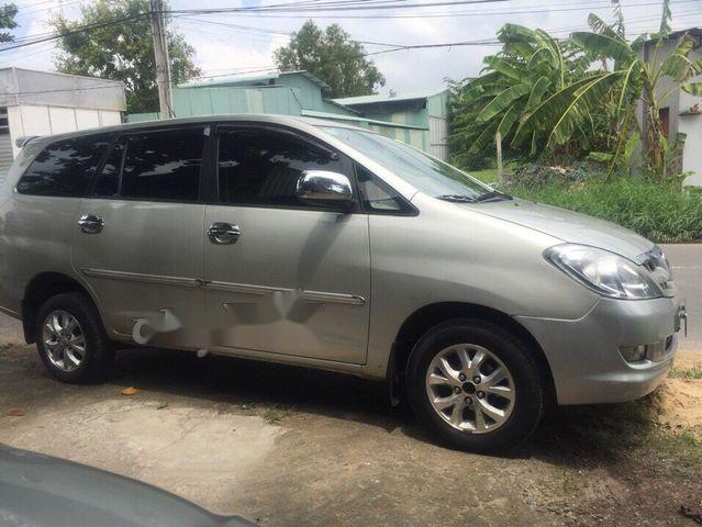 Cần bán xe Toyota Innova 2006, màu bạc, giá 335tr