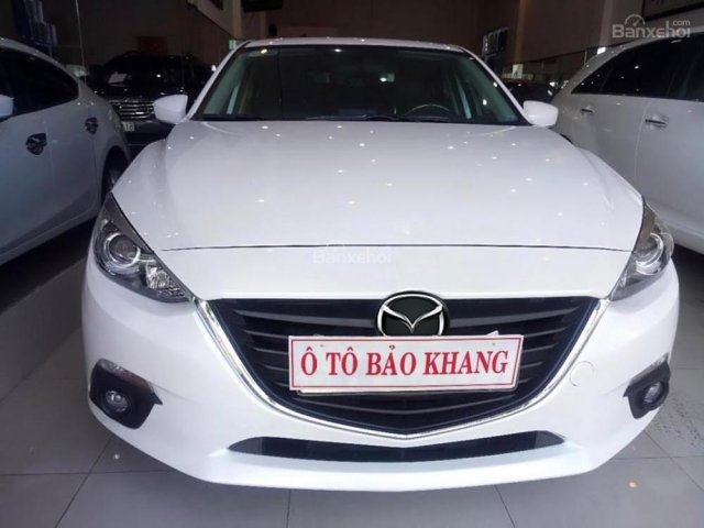 Cần bán lại xe Mazda 3 1.5 đời 2015, màu trắng, giá chỉ 585 triệu