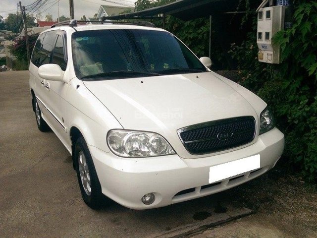 Cần bán xe Kia Carnival 2007 số sàn, màu trắng