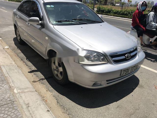 Cần bán gấp Daewoo Lacetti sản xuất 2009, màu bạc