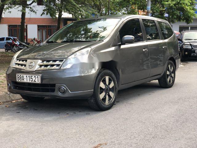 Cần bán gấp Nissan Grand Livina MT 2011, màu xám  0