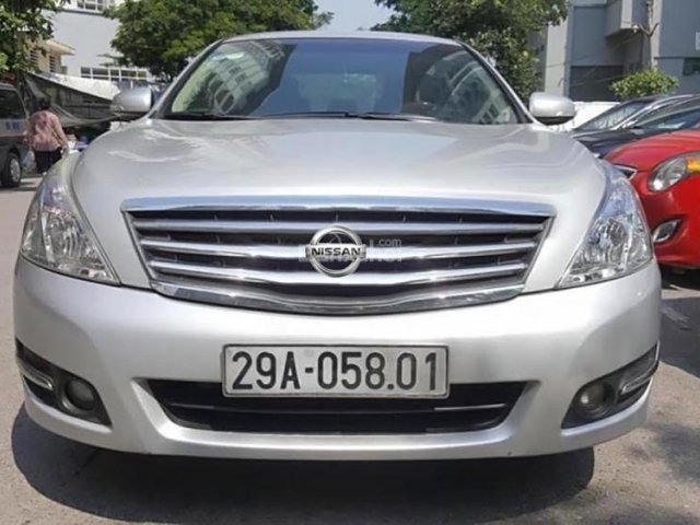 Bán Nissan Teana năm sản xuất 2010, màu bạc, xe nhập, giá 498tr