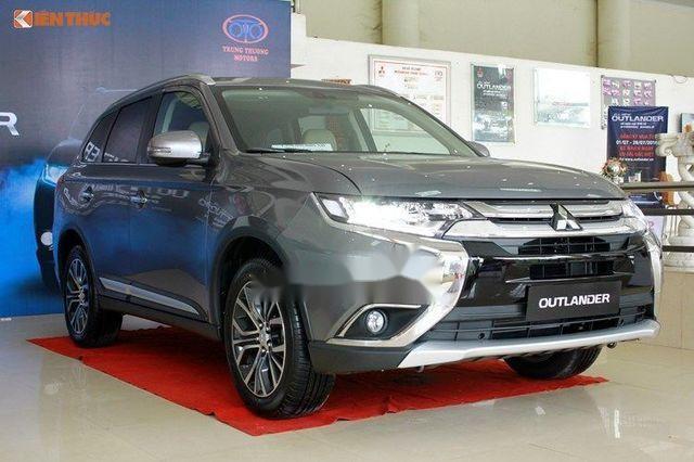 Bán xe Mitsubishi Outlander năm 2018, màu xám, giá chỉ 822.5 triệu