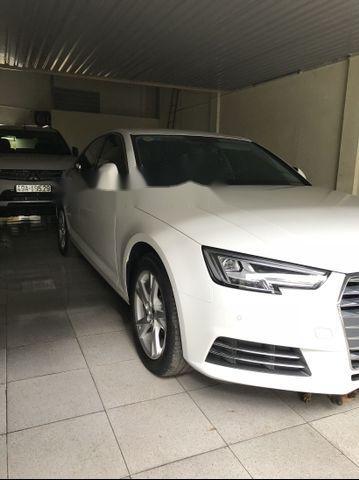 Gia đình bán xe Audi A4 sản xuất 2017, màu trắng