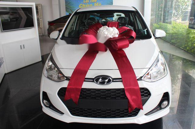 Cần bán xe Hyundai Grand i10 đời 2018, màu trắng mới 100%, 330 triệu