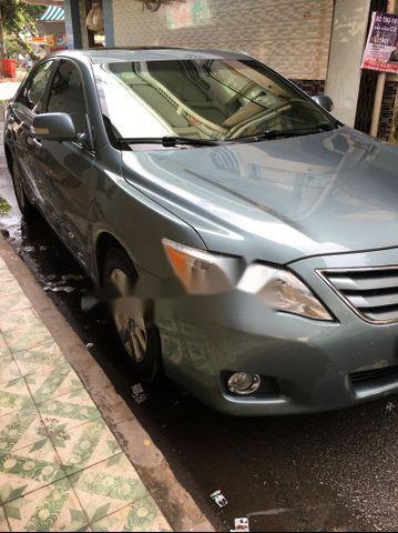 Cần bán xe Toyota Camry LE 2.5 đời 2009, màu bạc, nhập khẩu nguyên chiếc, 880tr