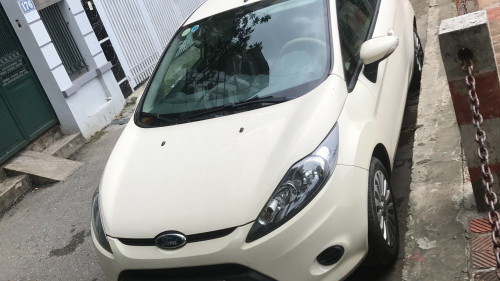 Bán Ford Fiesta 1.4 MT đời 2011, màu trắng, nhập khẩu