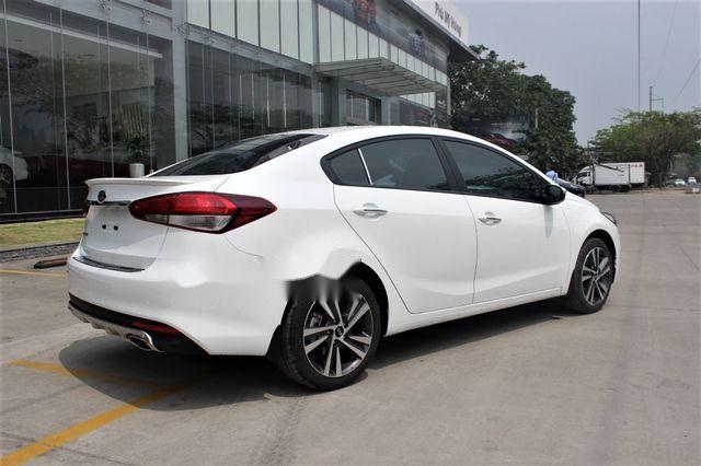 Bán Kia Cerato đời 2018, màu trắng, giá tốt