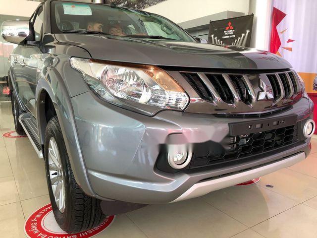 Cần bán Mitsubishi Triton đời 2018, màu xám giá cạnh tranh