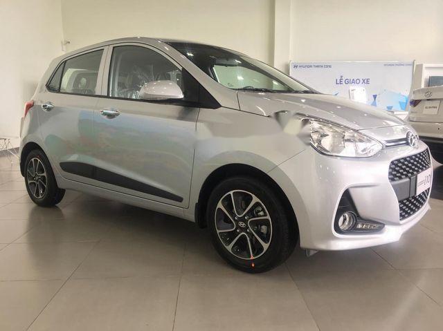 Bán Hyundai Grand i10 sản xuất năm 2018, màu bạc giá cạnh tranh