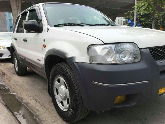 Cần bán Ford Escape AT XLT 3.0 đời 2003, màu trắng chính chủ, 165 triệu