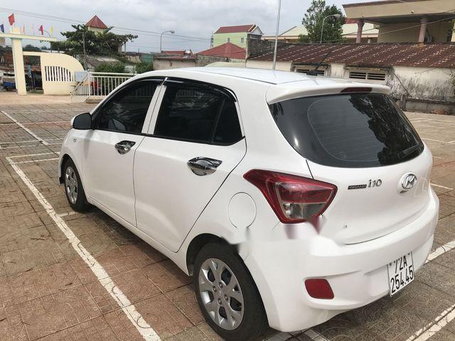 Cần bán Hyundai Grand i10 đời 2014, màu trắng, nhập khẩu nguyên chiếc xe gia đình, giá chỉ 260 triệu