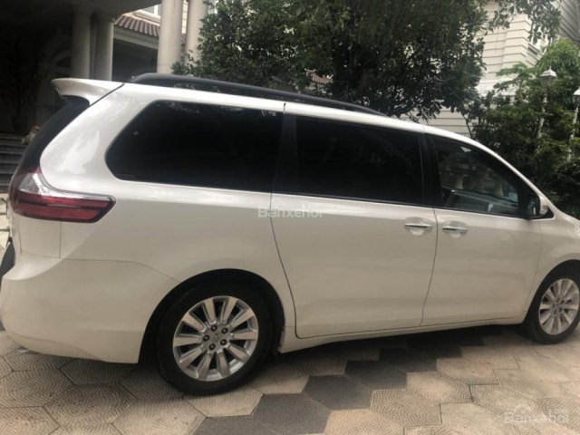 Cần bán lại xe Toyota Sienna Limited 3.5 đời 2016, màu trắng, nhập khẩu chính chủ