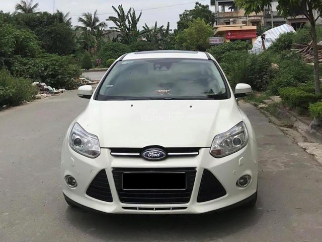 Bán Ford Focus 2.0Titanium sản xuất năm 2014, màu trắng 