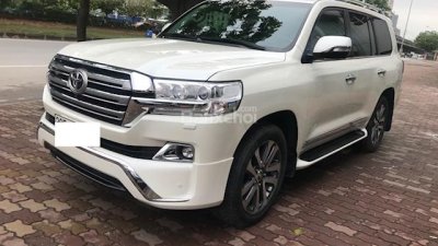 Cần bán Toyota Land Cruiser VXR sản xuất năm 2016, màu trắng, xe nhập