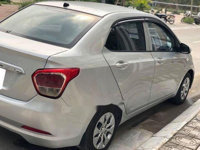 Bán Hyundai Grand i10 đời 2016, màu bạc