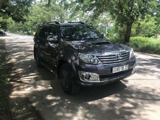 Bán Toyota Fortuner G 2015, màu xám 