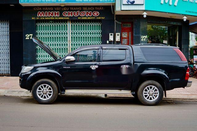 Cần bán lại xe Toyota Hilux sản xuất năm 2014 số sàn 0