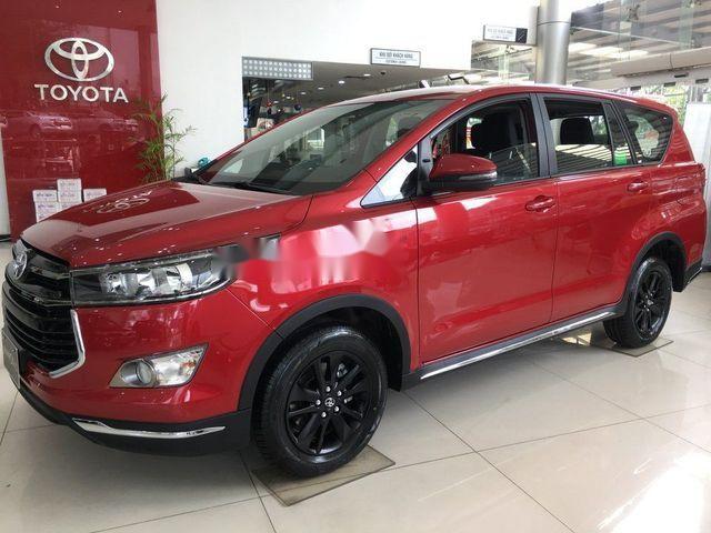 Cần bán xe Toyota Innova 2018, màu đỏ