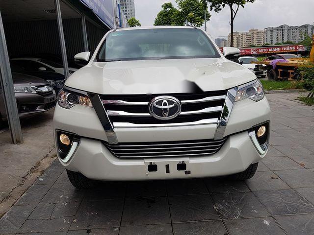 Bán Toyota Fortuner đời 2017, màu trắng 