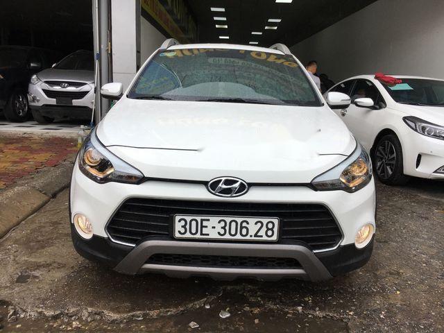 Bán xe Hyundai i20 Active 1.4AT năm sản xuất 2015, màu trắng 