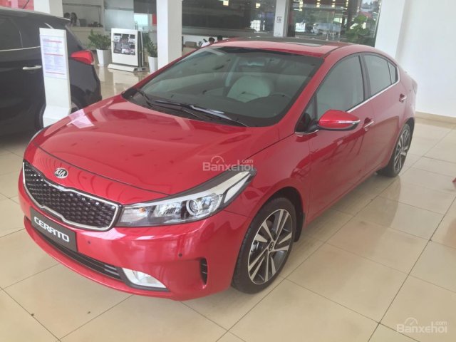 Kia Giải Phóng Showroom chính hãng cần bán xe Kia Cerato 1.6l SMT, trả góp 90% giá trị xe